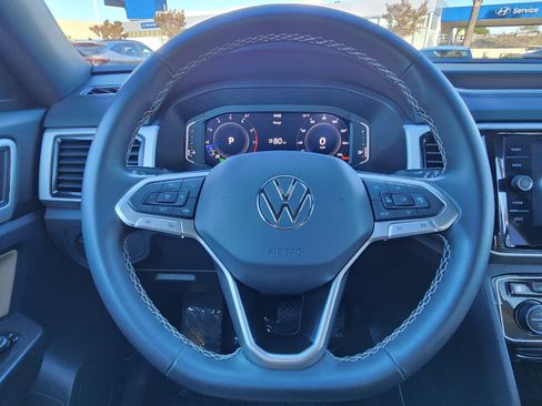 Used 2022 Volkswagen Atlas Cross Sport SE image 16
