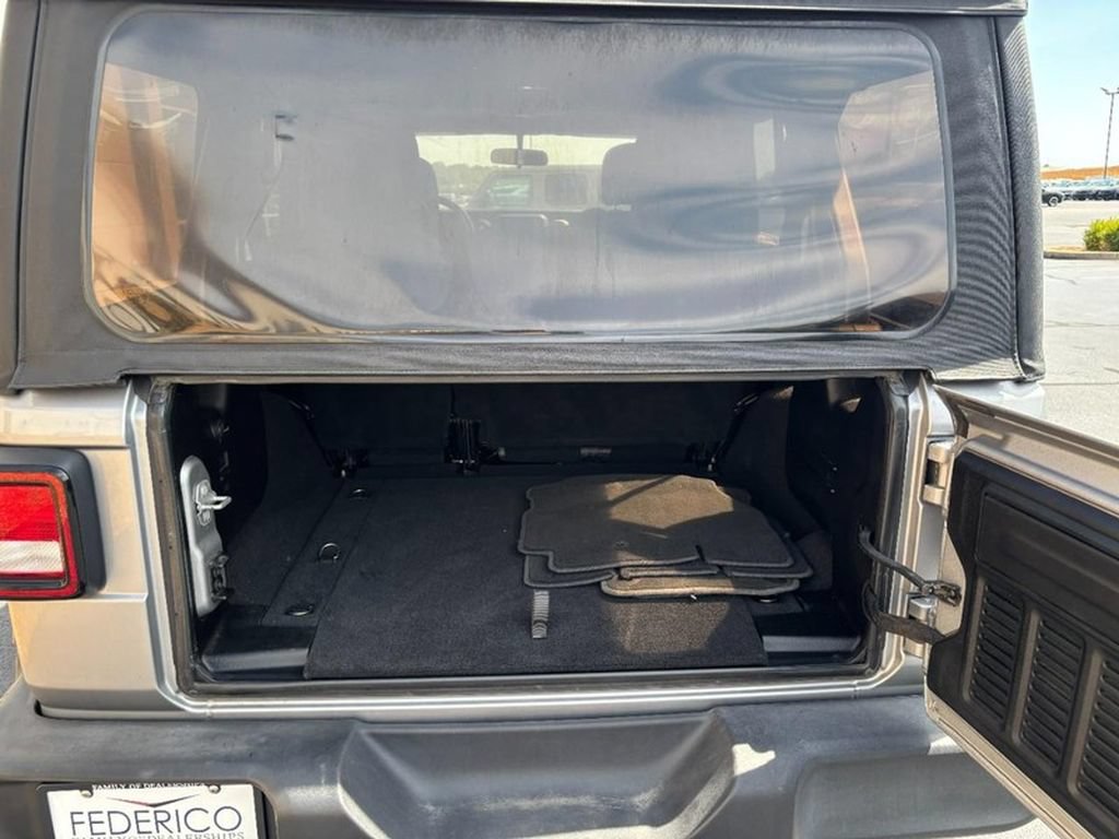 Used 2018 Jeep Wrangler Unlimited Sport S AWD/4WD image 7