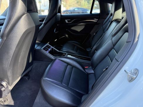 Used 2021 Porsche Panamera image 28