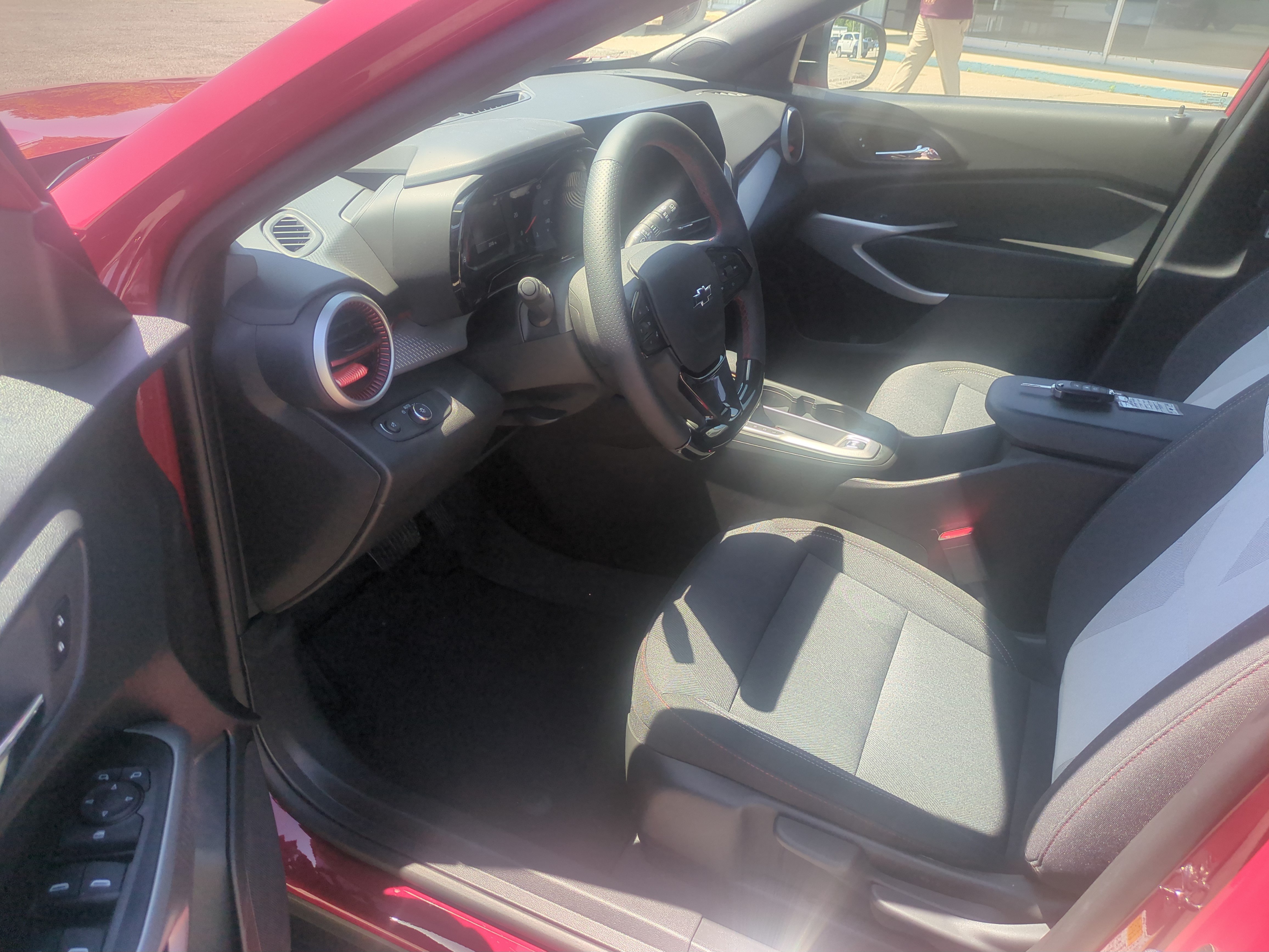 Used 2026 Chevrolet Trax RS FWD image 7
