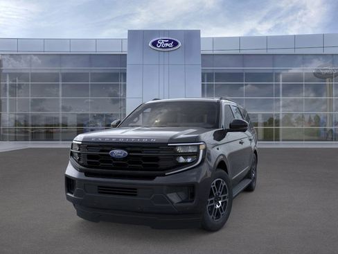 New 2025 Ford Expedition Active image 2
