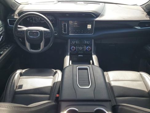 Used 2024 GMC Yukon XL Denali AWD/4WD image 32