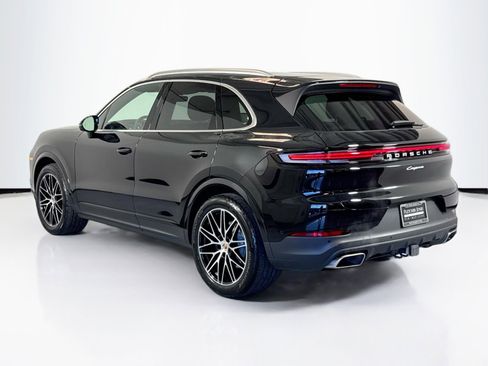 Used 2025 Porsche Cayenne image 3
