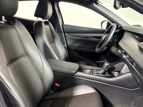 New 2026 MAZDA MAZDA3 Hatchback w/Premium Plus Pkg image 16