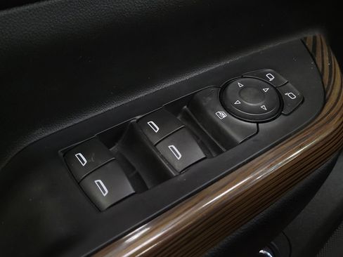 Used 2017 GMC Acadia SLE AWD/4WD image 27