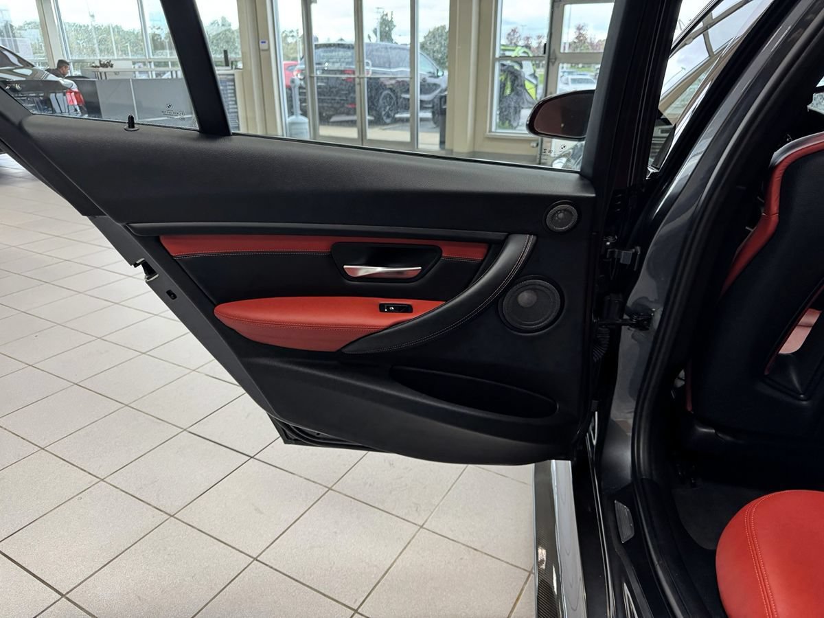 Used 2018 BMW M3 RWD image 45