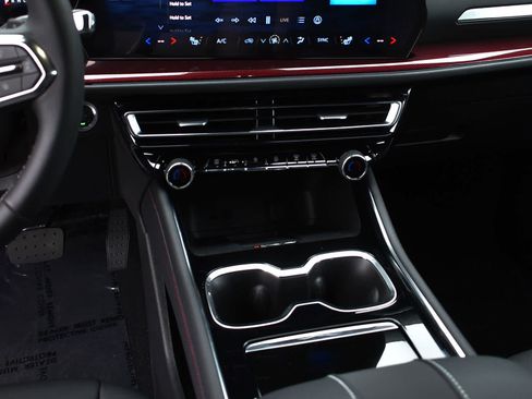 New 2026 Chevrolet Traverse RS AWD/4WD image 17