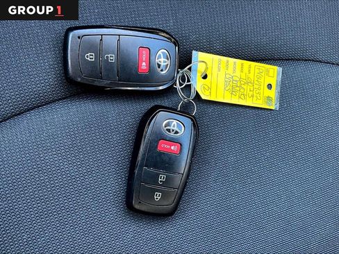 Used 2023 Toyota Corolla Cross LE w/ Moonroof Package image 15