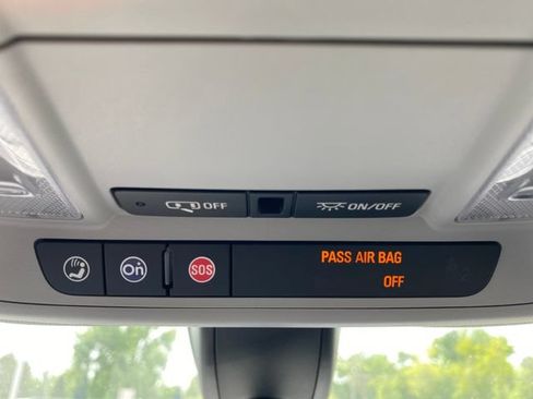 Used 2018 Chevrolet Equinox LT AWD/4WD image 29