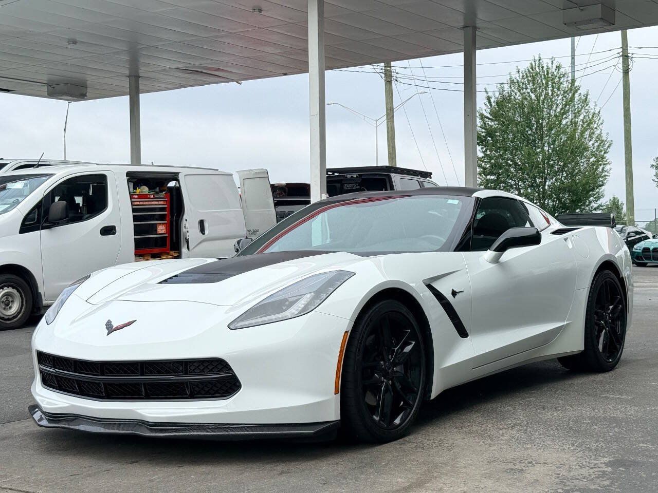 Used 2018 Chevrolet Corvette Stingray Coupe w/ Carbon Flash Badge Package RWD image 6