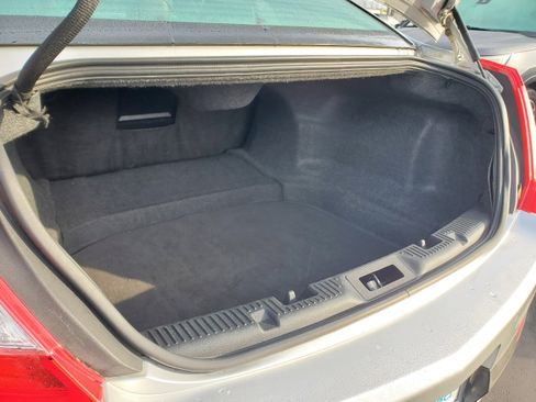 Used 2016 Lincoln MKS image 26