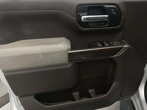 Used 2020 Chevrolet Silverado 1500 LT w/ Convenience Package image 10