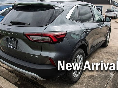 Used 2023 Ford Escape Active AWD/4WD image 3