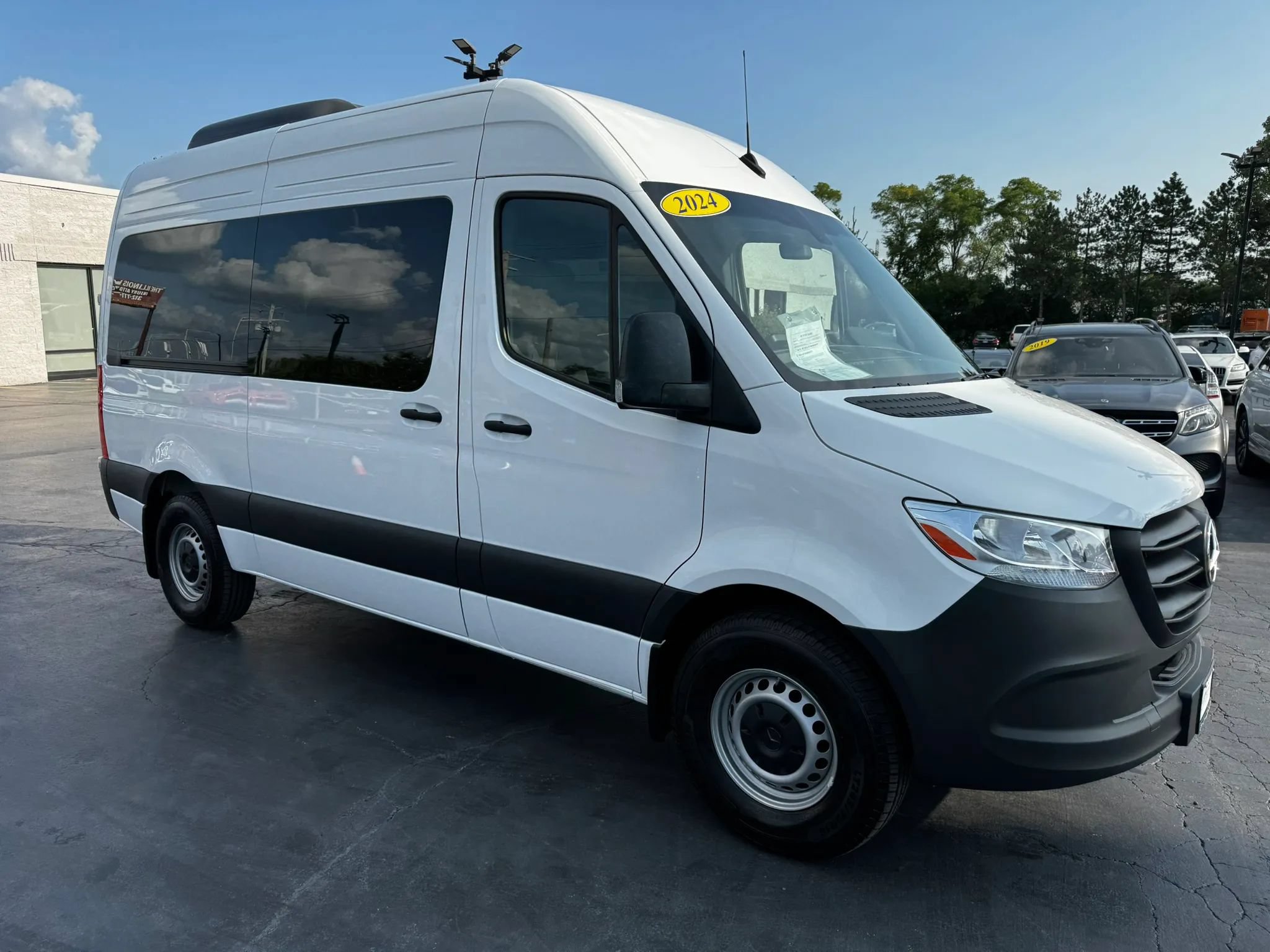 Used 2024 Mercedes-Benz Sprinter 2500 image 6