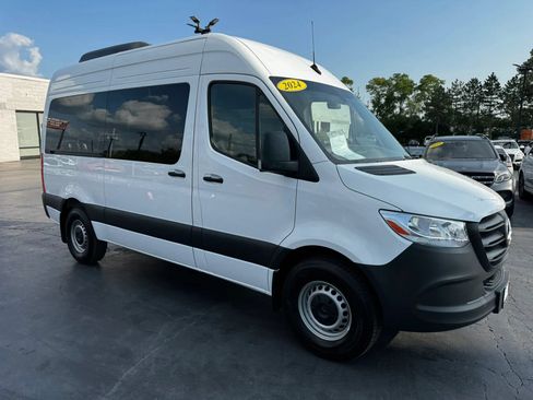 Used 2024 Mercedes-Benz Sprinter 2500 image 6