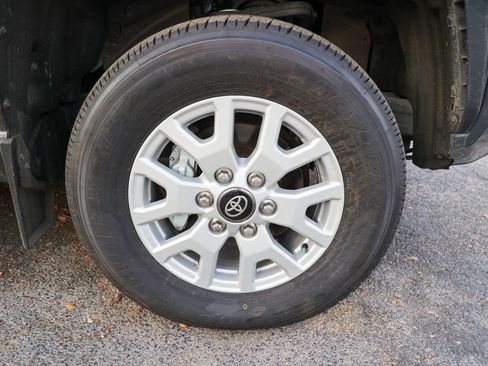 Used 2024 Toyota Tacoma SR image 12