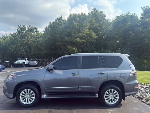 Used 2019 Lexus GX 460 Premium AWD/4WD image 2