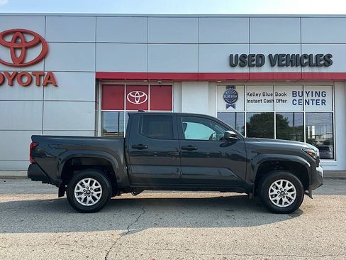 Certified 2024 Toyota Tacoma SR w/ SR Upgrade Package AWD/4WD image 7