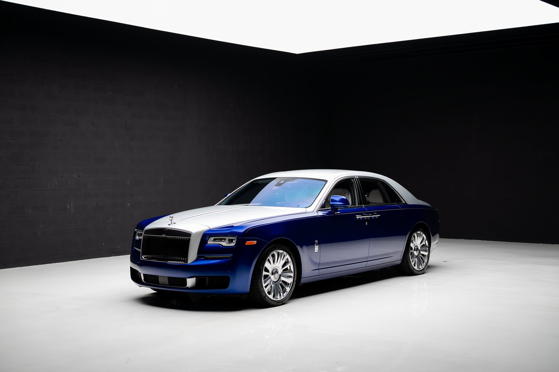 Used 2018 Rolls-Royce Ghost RWD image 4