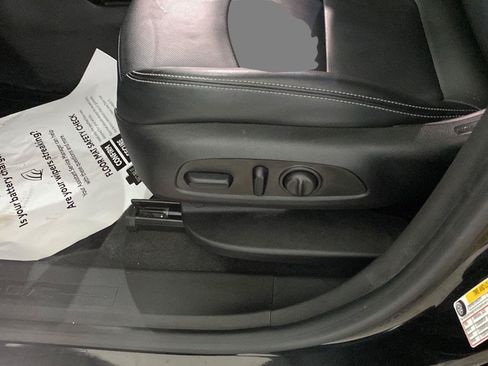 Used 2023 GMC Terrain SLT w/ Elevation Edition FWD image 10