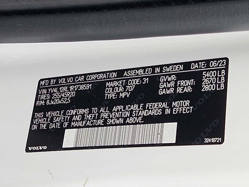 Certified 2024 Volvo XC60 B5 Plus w/ Protection Package Premier AWD/4WD image 26