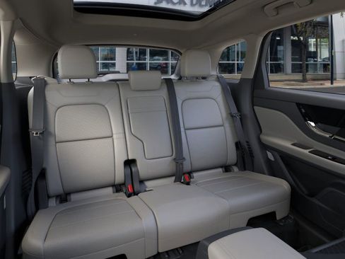 New 2026 Lincoln Corsair Premiere image 11