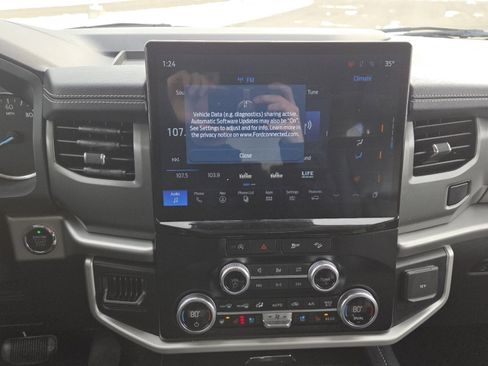 Used 2024 Ford Expedition XLT image 25