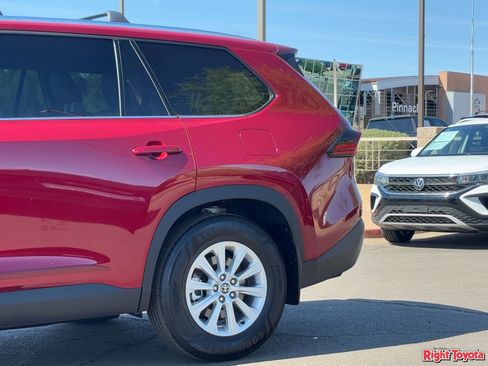 Certified 2025 Toyota Grand Highlander FWD image 10