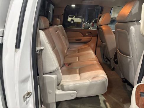 Used 2008 GMC Sierra 2500 SLT w/ Z71 Off-Road Package AWD/4WD image 16