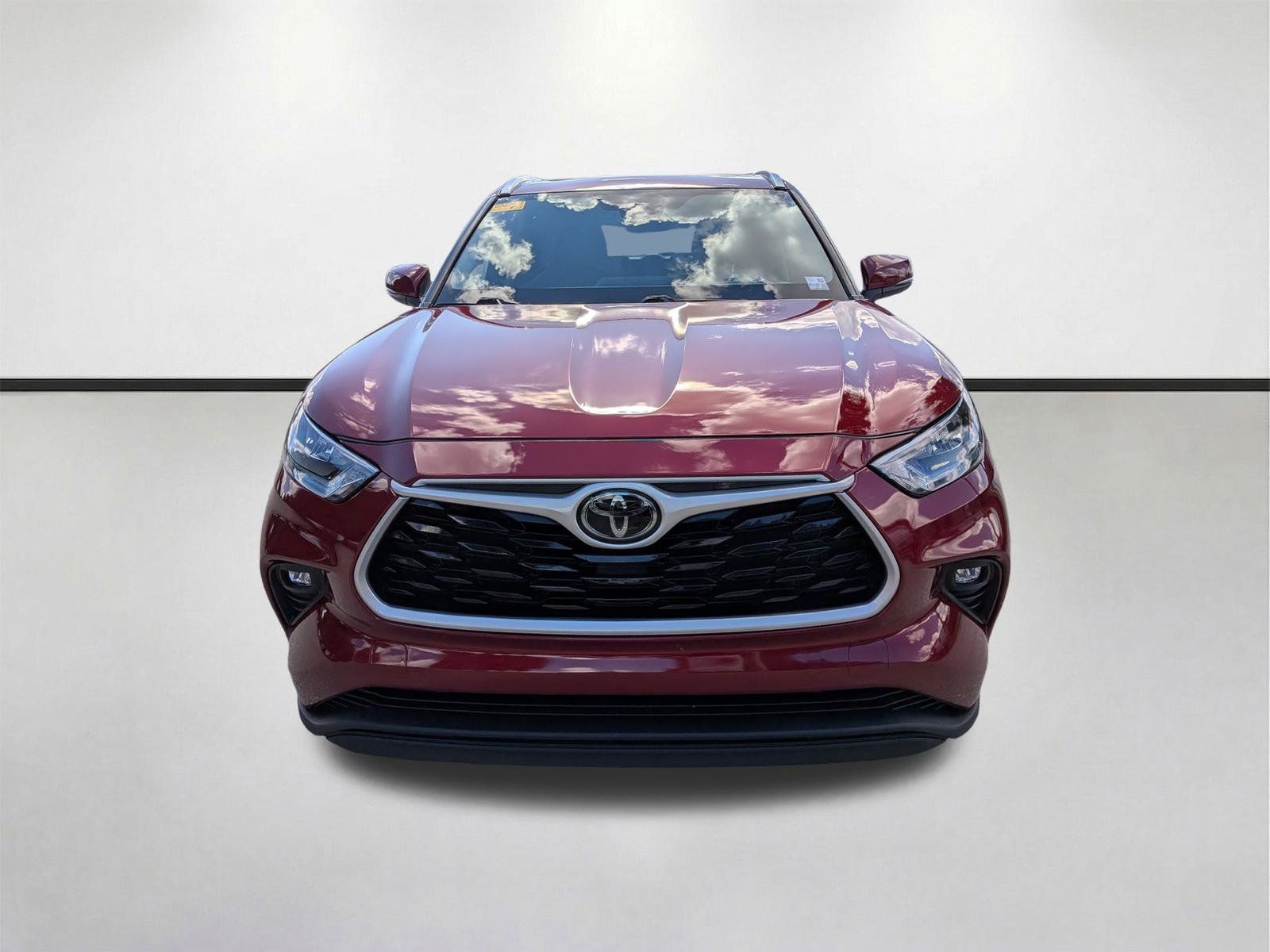Used 2020 Toyota Highlander XLE AWD/4WD image 9