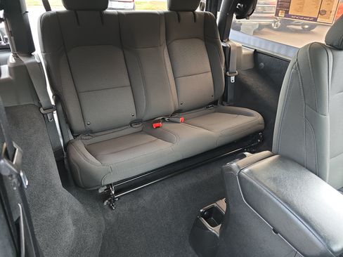 Used 2020 Jeep Wrangler Sport AWD/4WD image 11