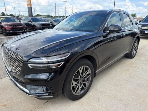 Used 2023 Genesis GV70 2.5T w/ Select Package AWD/4WD image 3