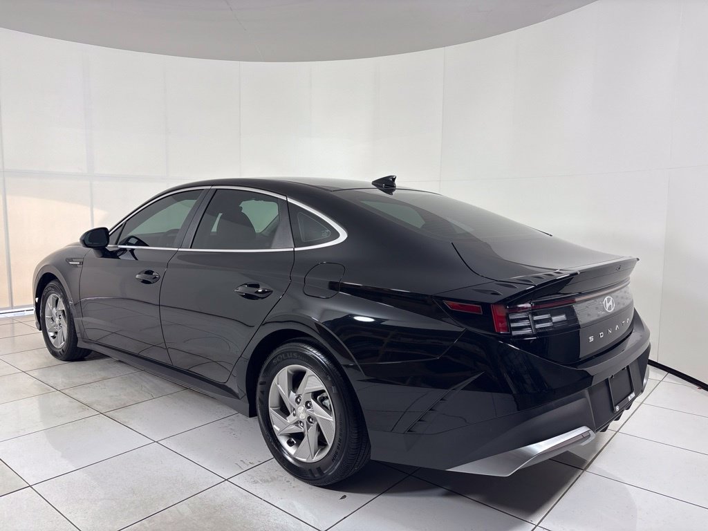 Certified 2026 Hyundai Sonata SE FWD image 3