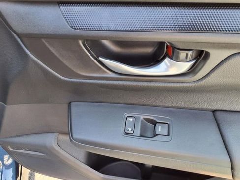 Used 2025 Honda CR-V LX image 27