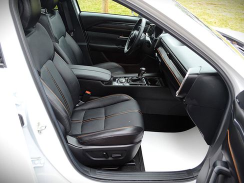 Used 2025 MAZDA CX-50 AWD 2.5 S w/ Premium Plus Pkg image 18