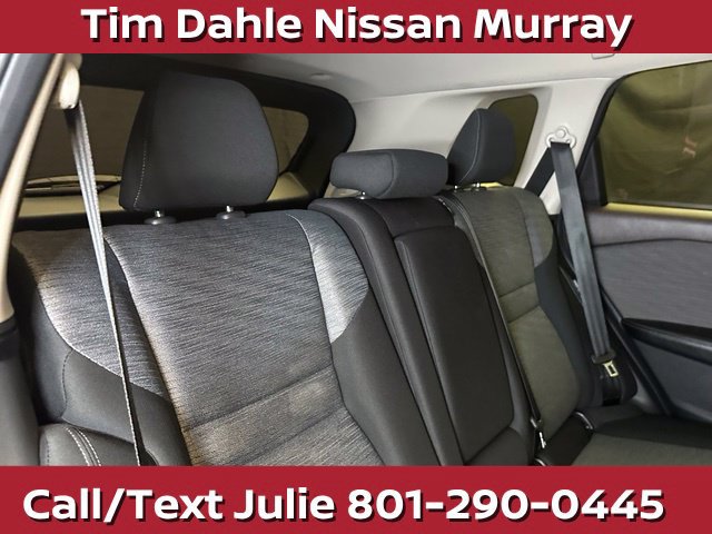 Used 2023 Nissan Rogue SV AWD/4WD image 19