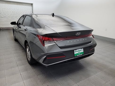 Used 2025 Hyundai Elantra SE FWD image 5