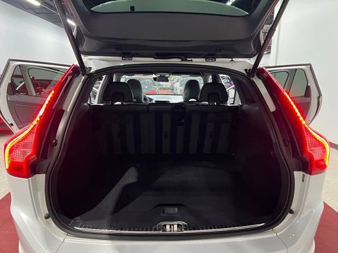 Used 2016 Volvo XC60 T6 R-Design w/ Climate Package image 42