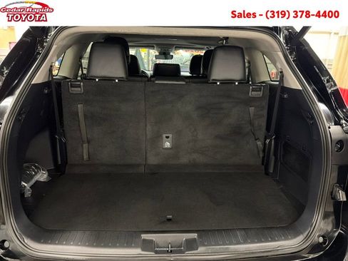 Certified 2024 Toyota Highlander XLE image 12
