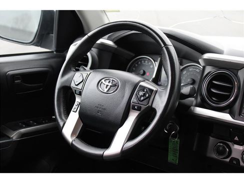 Used 2017 Toyota Tacoma SR5 w/ Tow Package image 13