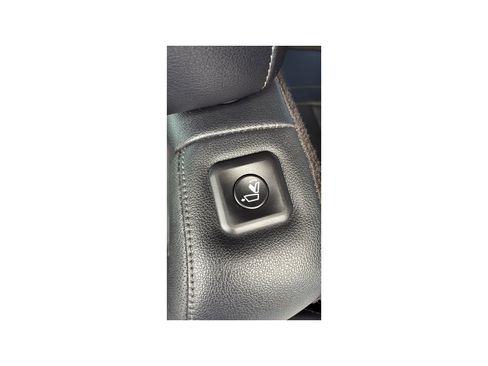 Used 2024 Kia Telluride EX w/ EX Captain's Chair Package FWD image 14