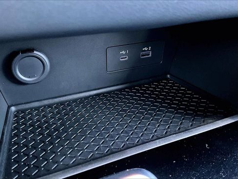 New 2025 Nissan Pathfinder SV image 18