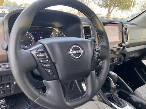 Certified 2024 Nissan Frontier SV w/ Technology Package image 12