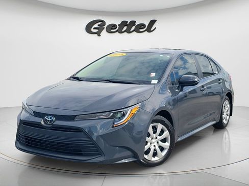 Used 2025 Toyota Corolla LE FWD image 1