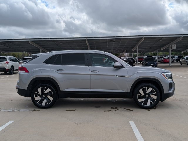 Used 2026 Volkswagen Atlas Cross Sport SE FWD image 6