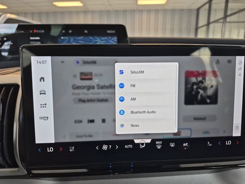 New 2025 Ford Expedition Active image 35