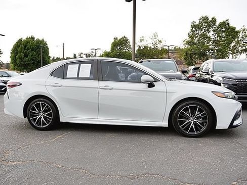 Used 2023 Toyota Camry SE FWD image 7