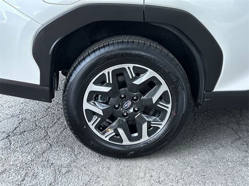 Certified 2025 Subaru Forester Premium image 12