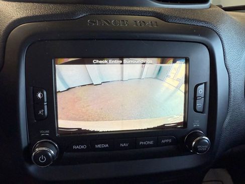 Used 2017 Jeep Renegade Altitude image 16