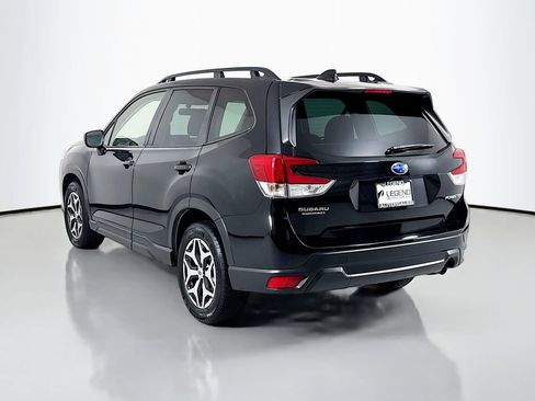 Used 2022 Subaru Forester Premium AWD/4WD image 7